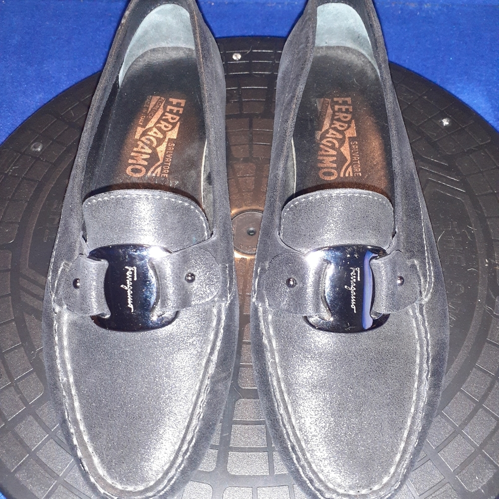 Women's Salvatore Ferragamo Matallic Black Dress/Casual Loafers, 6C-US